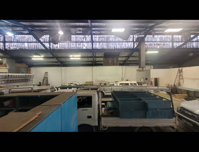 650M² WAREHOUSE TO LET IN ATLANTIS CENTRAL